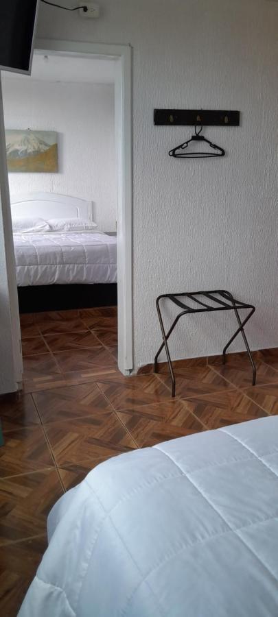 Hostal Brilliant Quito Buitenkant foto