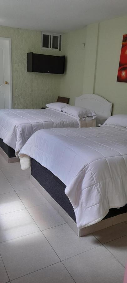 Hostal Brilliant Quito Buitenkant foto