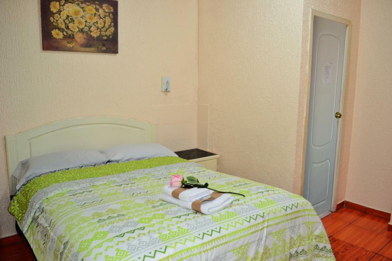 Hostal Brilliant Quito Buitenkant foto