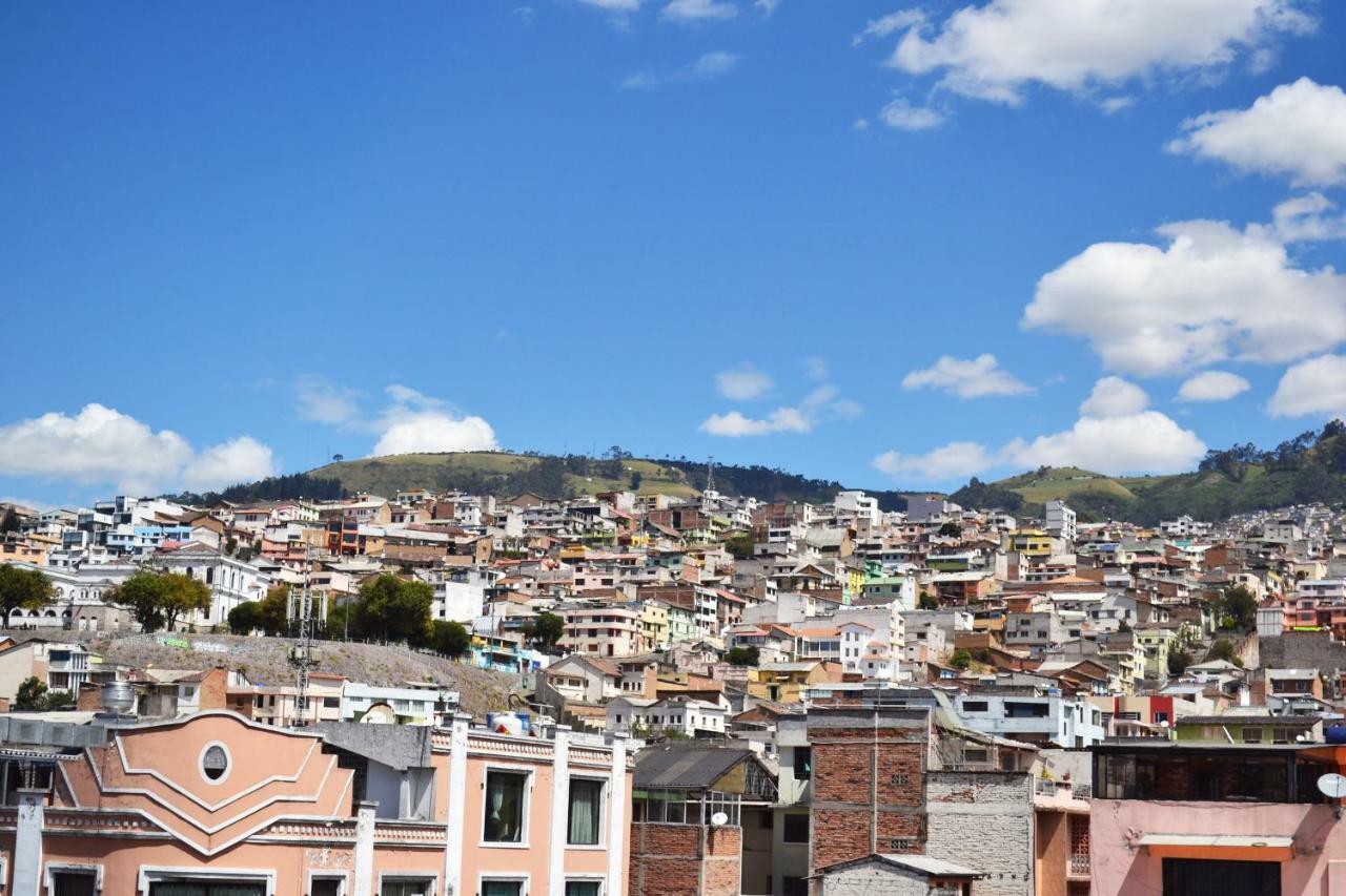 Hostal Brilliant Quito Buitenkant foto